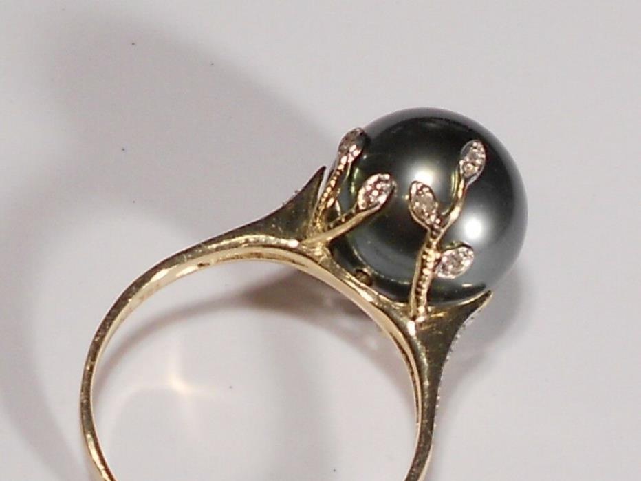 Tahitian black pearl ring, diamonds, solid 14k yellow gold.