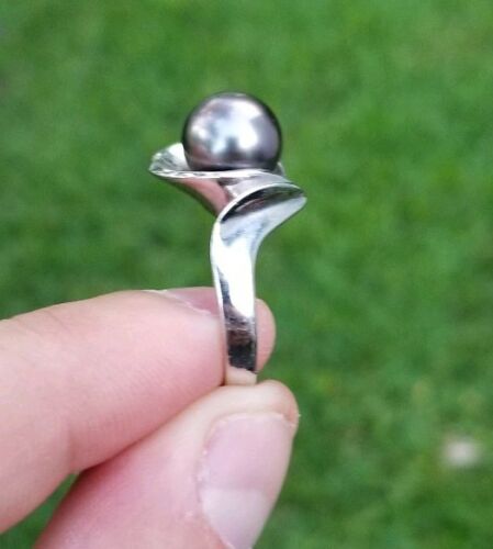 Modernist 14k White Gold And Black Pearl Ring Size 6.5