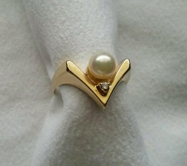 14k Pearl & Genuine Diamond Ring Size 7.25