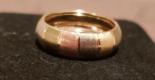 14k Multi-Colored Gold Satin And Polished Band Ring,  Size 5, 1.0 Grams