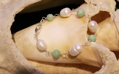 Handmade 8 inch Freshwater Pearl and light jade bead  Bracelet