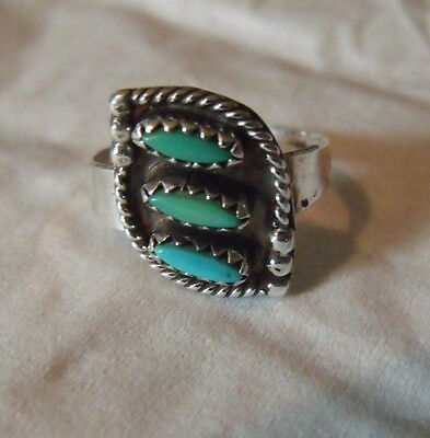 VINTAGE HANDCRAFTED SOUTHWESTERN STERLING SILVER TURQUOISE RING SIZE 6.5
