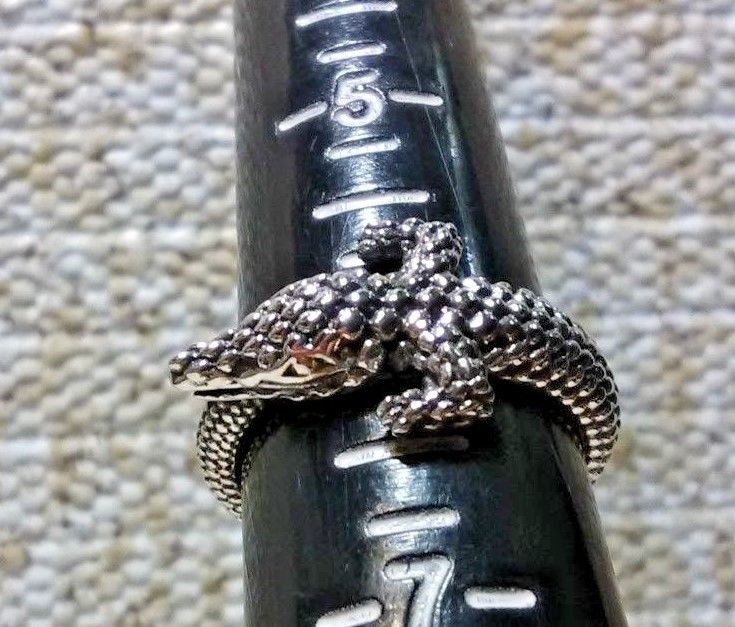ARTISAN CRAFTED STERLING SILVER CROCODILE RING - SIZE 6