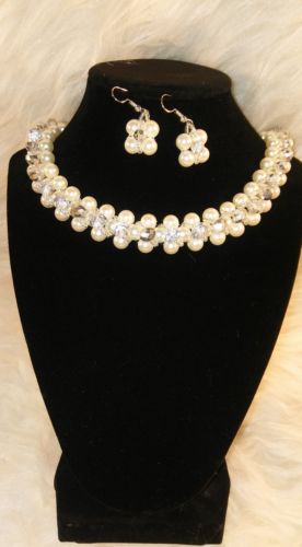 Handmade Womens Necklace With Earrings And Pearls