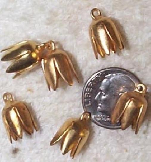 VINTAGE LEAF OR BELL JEWELRY BRASS BEAD CAPS WOW   20 PCS IN THIS GROUP