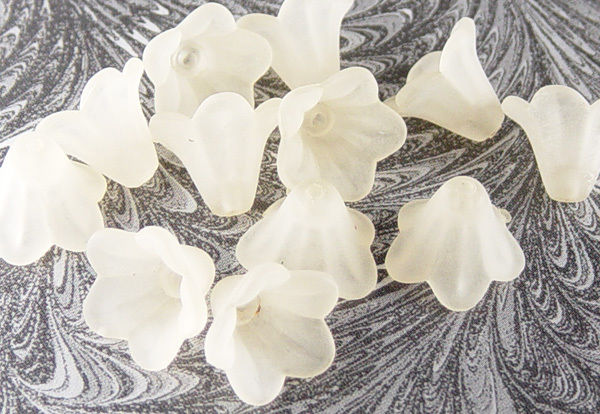 Acrylic Bead 1300 Bell Daisy Flower Trumpet Frosted Lily Ivory 15mm x 10mm
