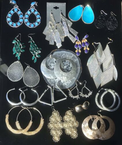 LOT of 17 PAIRS OF EARRINGS MIXED BRANDS FASHION JEWELRY