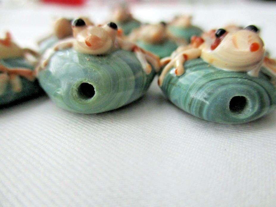 9 Lampwork Handmade Glass Green Lizard Hug Tree Beads