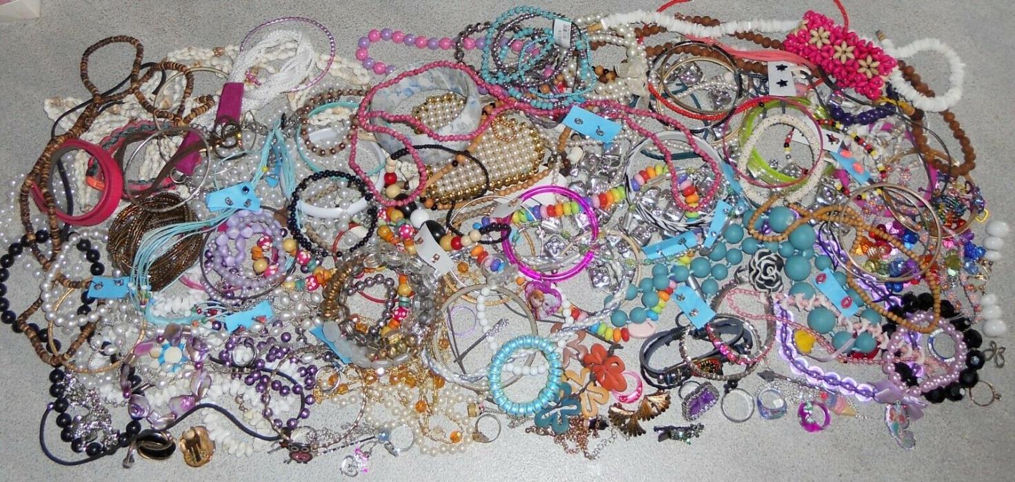 Girls Jewelry HUGE Lot 150pc Fashion Play Dress up Necklaces Rings Earrings Mix