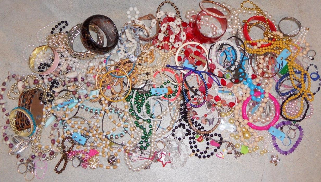 Young Girls Jewelry Lot 125pc Fashion Play Dress up Necklaces Rings Earrings Mix