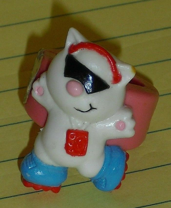 Vintage 1980's Russ Rollerblading White Cat Adjustable Child's 1-Inch Ring