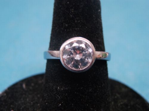 Stunning CZ Engagement Fashion Solitaire 925 Sterling Silver Ring Sz 5 1/4 5.25