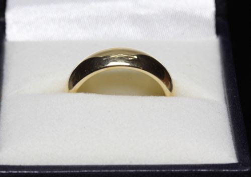Men's Yellow 14k Gold Wedding band, Comfort fit, 6mm, Size 6.25, 7.09g