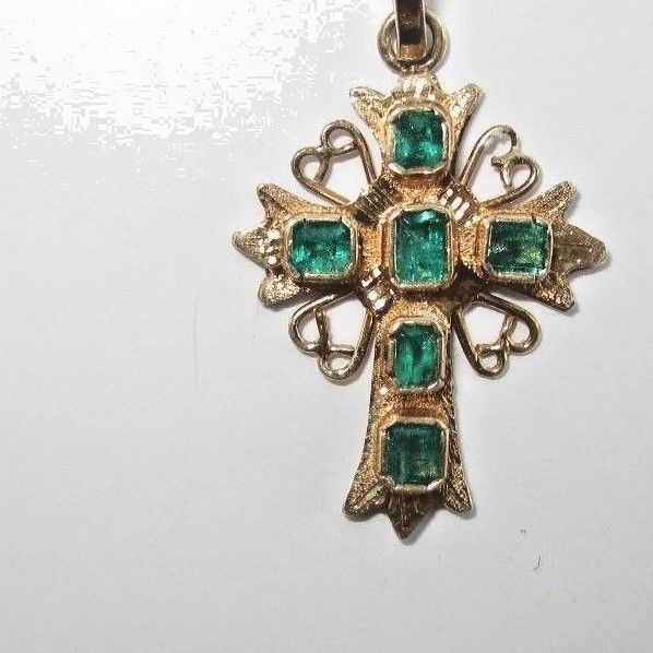 Vintage Colombian Emerald 18K Yellow Gold Cross