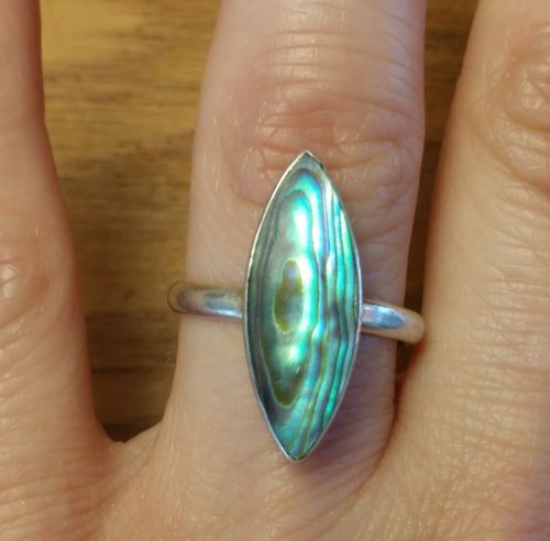 Vtg Sterling Silver Ring w Colorful Blue Green Oval Abalone Stone Sz 5.5 Signed