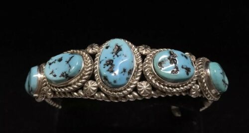 SOUTHWESTERN SILVER AND OVAL TURQUIOSE GEMSTONE CUFF BRACELET