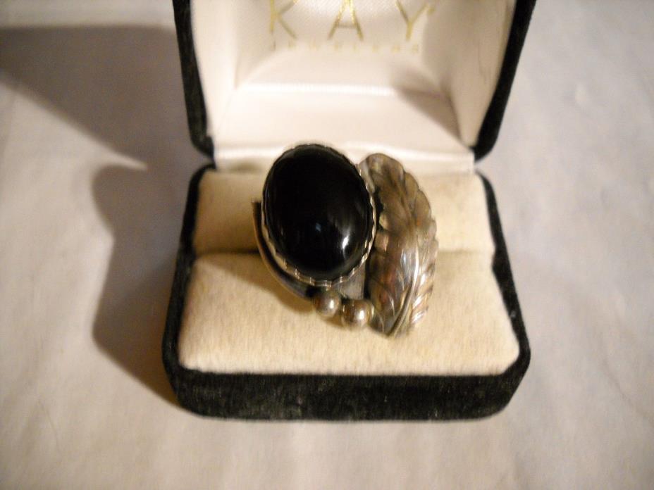 ~Vintage Southwest Signed EVA Sterling Navajo Onyx Leaf Ring Size 8 1/2~