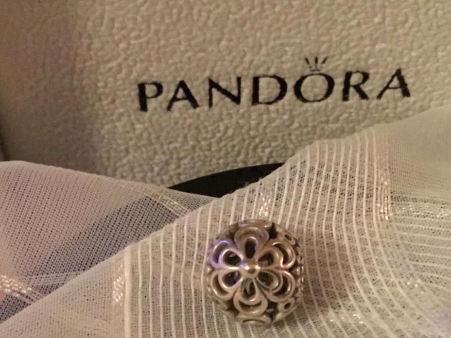 Authentic Pandora ale Sterling Silver picking daisies charm  790965 rare find