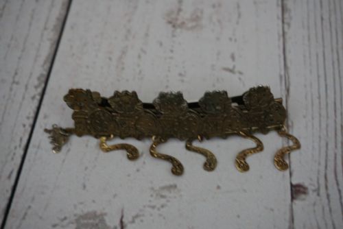 GOLDTONE METAL HAIR BARRETTE KITTENS CATS WAGGING TAILS MOUSE VINTAGE