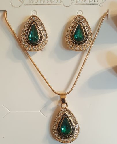 18k Gold Plated Green Crystal Pendant Necklace & Drop Earrings Jewelry Set