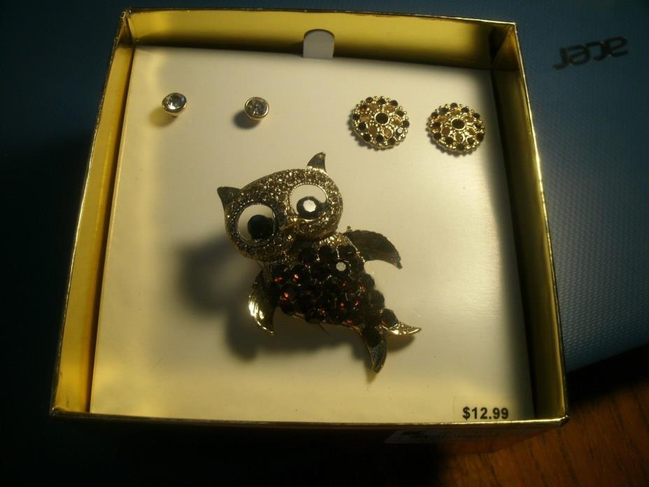 Cute Brown Gold Rhinestone OWL Brooch and Pierced Stud Earrings Goldtone NIB