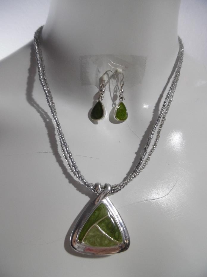Fashion  Necklace Set Green Triangle Silver tones Wire Hook earrings NVA-203