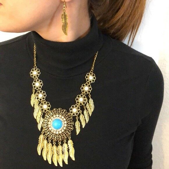 Gorgeous Necklace & Earring Set Gold Toned with Turquoise Stone NEW
