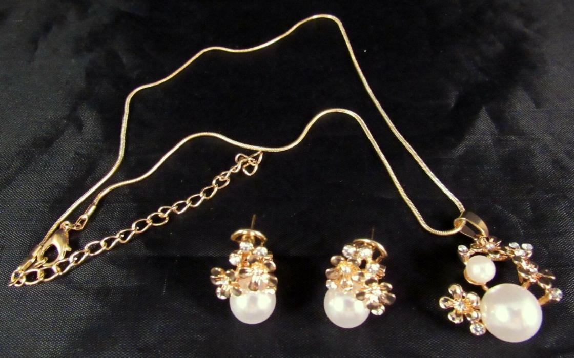 Necklace Pendant Matching Pierced Post Earrings Clear Glass Faux Pearls