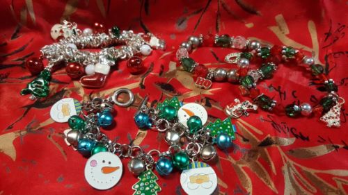 LOT OF 4 CHRISTMAS BRACELETS 1 CHAIN DESIGN AND 3 STRETCH