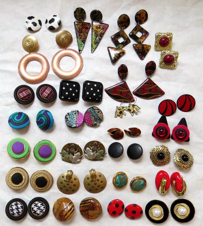 Lot of 26 Big 1980s Earrings Jewelry Unsigned Frogs Spuds Red Purple Pearl Blue