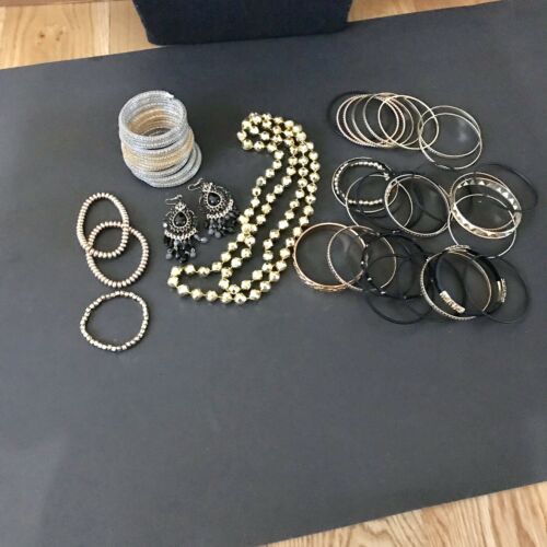 GOLDTONE AND BLACK THEMED JEWELRY LOT