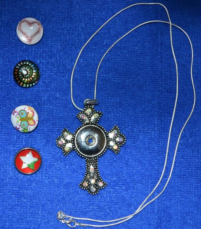 NEW 1 Snap Cross Necklace & 4 Snaps NEW Great gift!!!  NEW