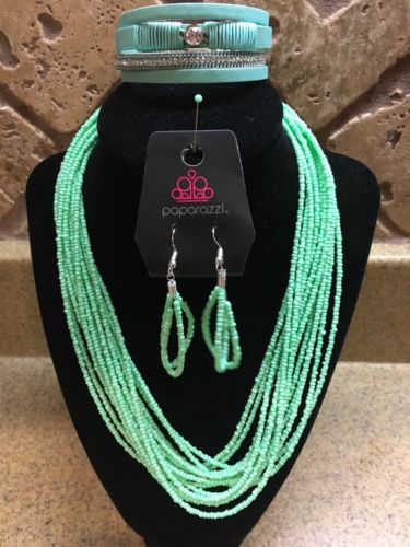 NWT Paparazzi “Wide Open Spaces” 3pc Green Beautiful Set with bracelet only $10
