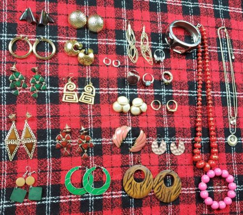Mixed Lot Fashion Vintage Modern Jewelry Earrings Rings Bracelets Necklaces