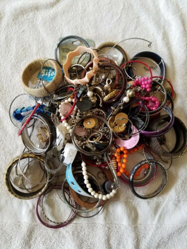 Mixed Costume Jewelry Lot Wear Repair Or Crafts 4+ Pounds