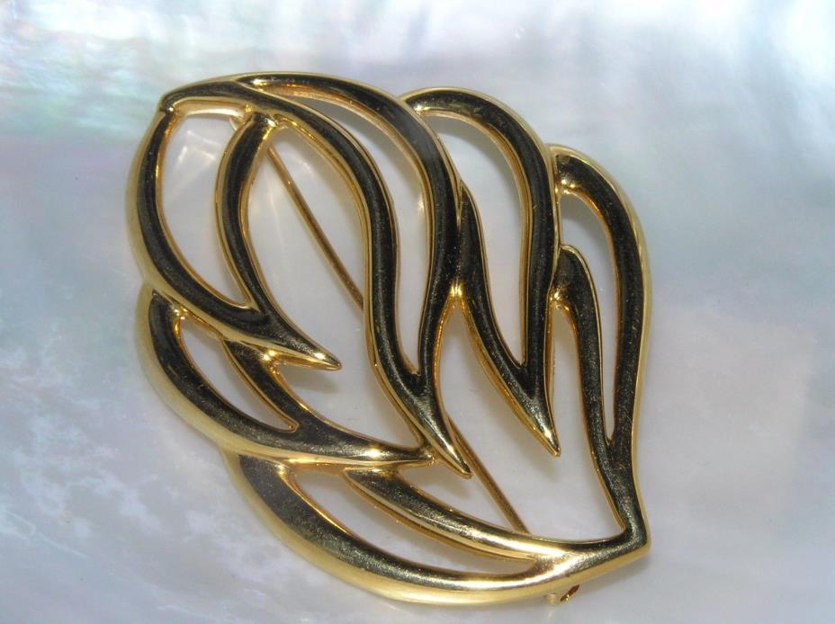 Estate MONET Signed Large Cut-Out Swirly Goldtone Leaf Pin Brooch – marked on