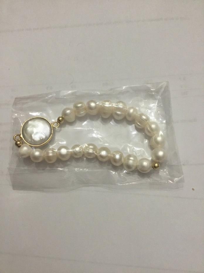 Natural White fresh water PEARL and Gold plated 7 inch bracelet