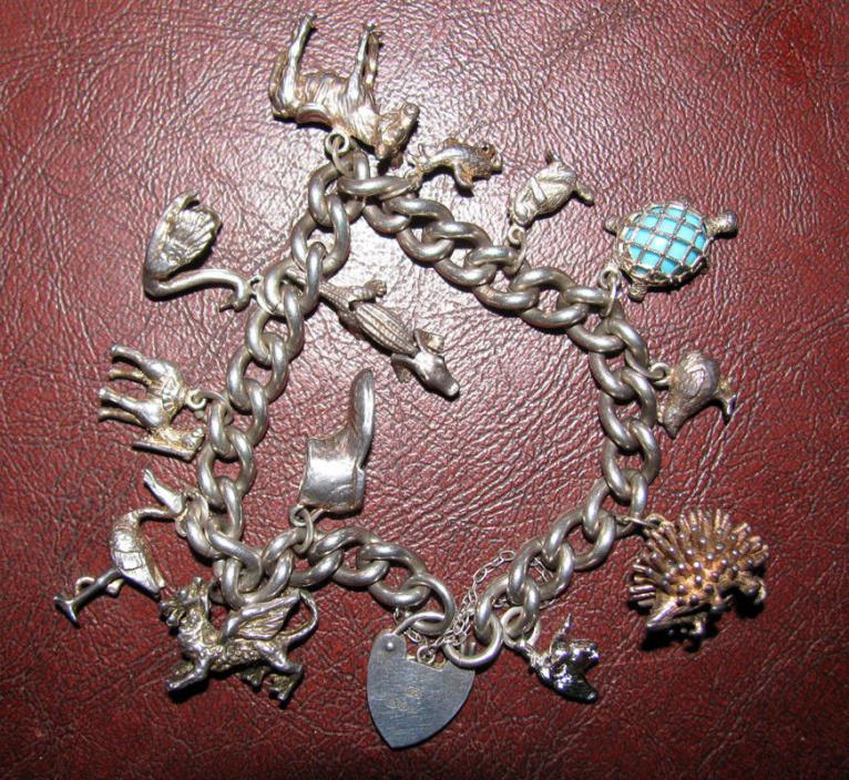 Vin. Sterling Silver Charm Bracelet Nicely Hallmarked 14 Beautiful Charms
