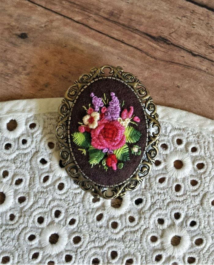 Hand embroidered brooch ~ Embroidered roses in vintage style. Retro brooch