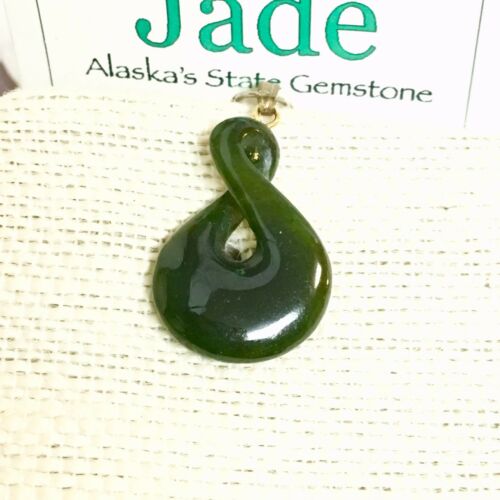 Vintage Alaska Souvenir Nephrite North American Jade Carved Infinity Pendant