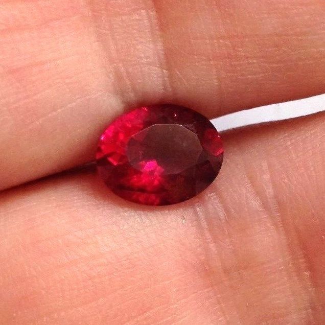 Flawless 1.85CT Excellent Color Natural Red Rubellite Tourmaline 9x7mm Oval