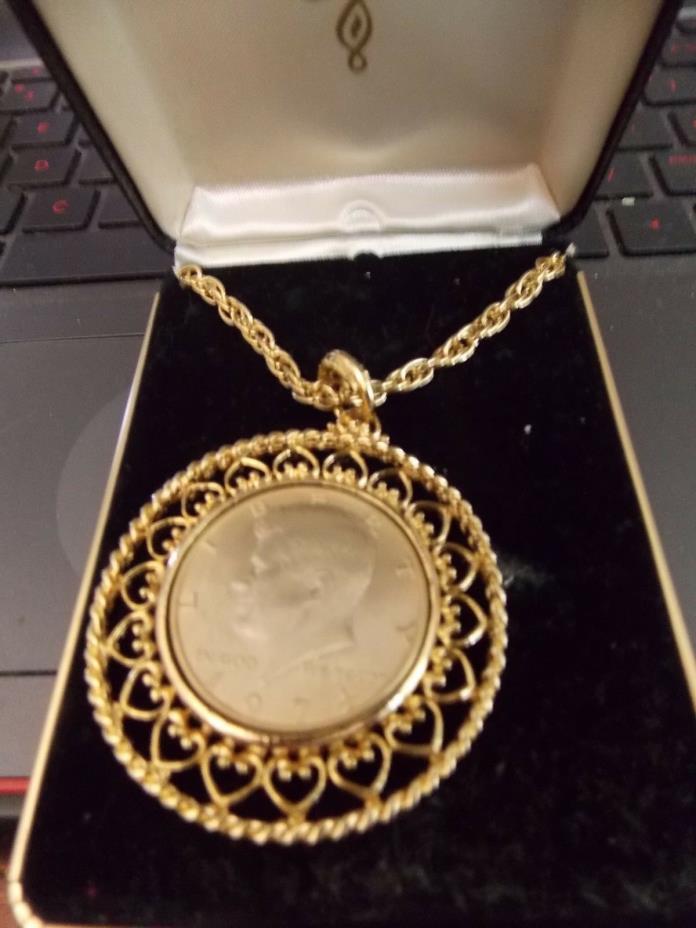 1974 Kennedy 1/2 Dollar Coin Necklace22 Inch Rope Goldtone Chain
