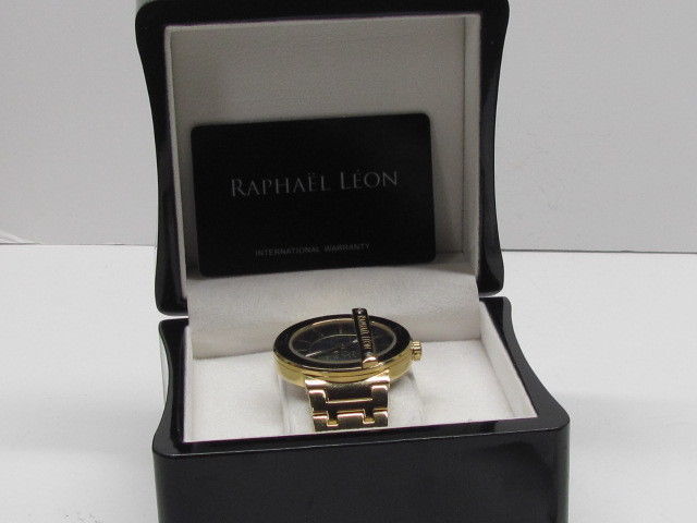 Rahael Leon Swiss Movement Mother of Pearl Wrist Watch