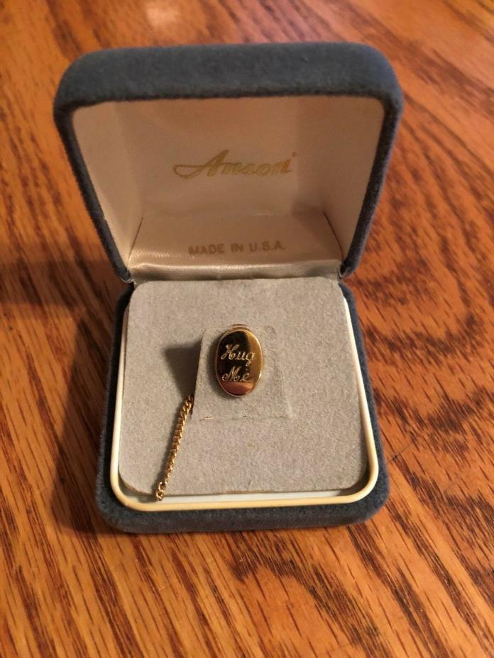 VINTAGE TIE TAC TACK GOLD ENGRAVED 