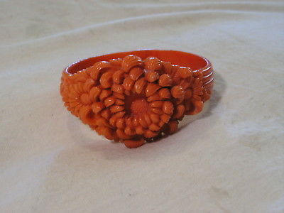 ...Art Deco Graduated Coral Celluloid Chrysanthemum Flower Bracelet...