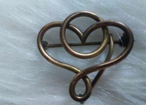 VINTAGE ANTIQUE  BRASS HEART BROOCH PIN