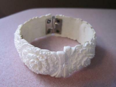 WHITE CELLULOID FLORAL Hinged Bracelet Very Old Unpainted 1920's