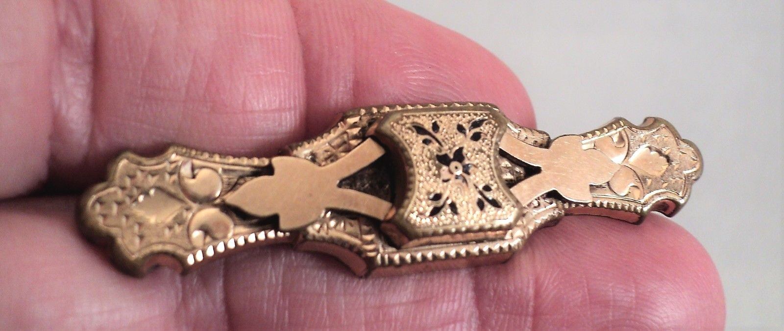 Vintage ART DECO BROOCH 2.25
