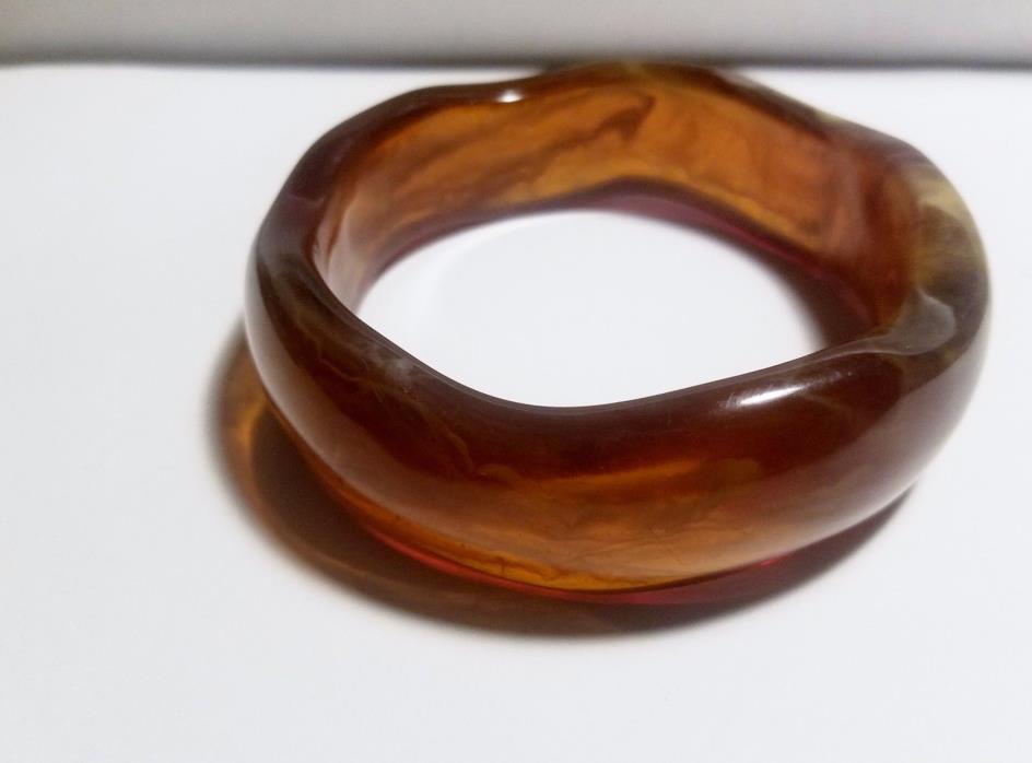 VTG  BANGLE BRACELET AMBER LUCITE MARBLE THICK 2.5 