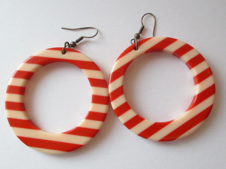 Vtg Plastic Retro Candy Cane Stripe Red White Hoop Circle Earrings Dangle